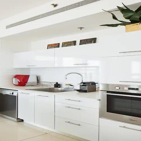 O&O Group- Special Apartment Sea View Luxury Tower Бат-Ям Экстерьер фото