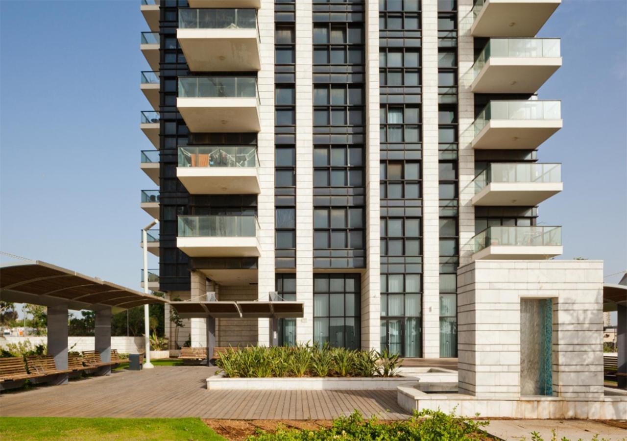 O&O Group- Special Apartment Sea View Luxury Tower Бат-Ям Экстерьер фото