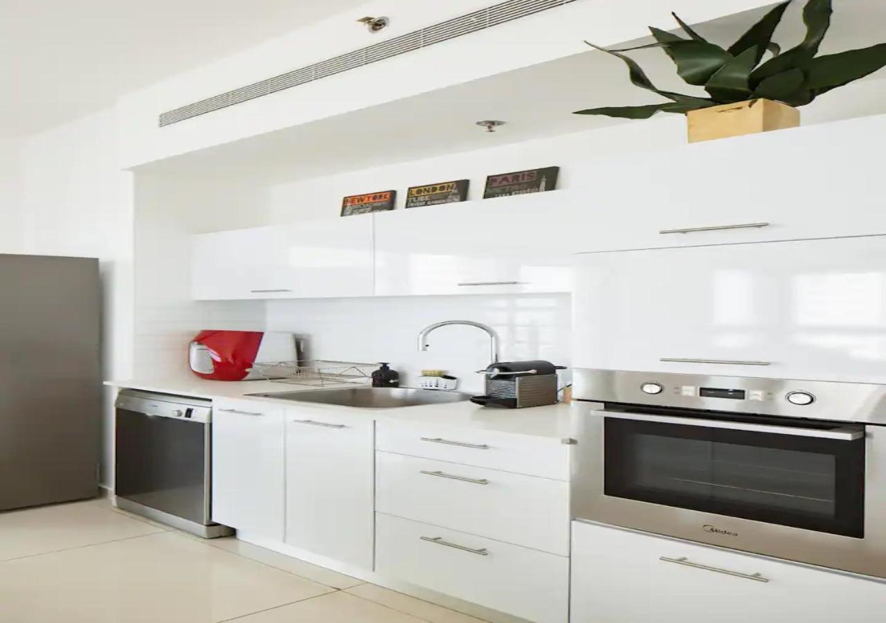 O&O Group- Special Apartment Sea View Luxury Tower Бат-Ям Экстерьер фото