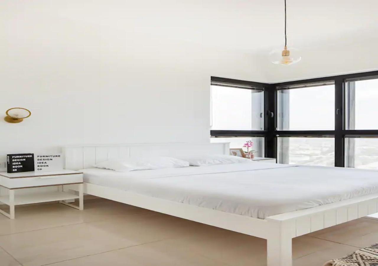 O&O Group- Special Apartment Sea View Luxury Tower Бат-Ям Экстерьер фото