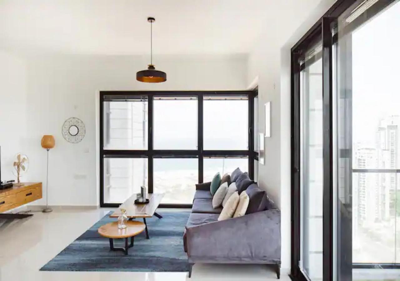 O&O Group- Special Apartment Sea View Luxury Tower Бат-Ям Экстерьер фото