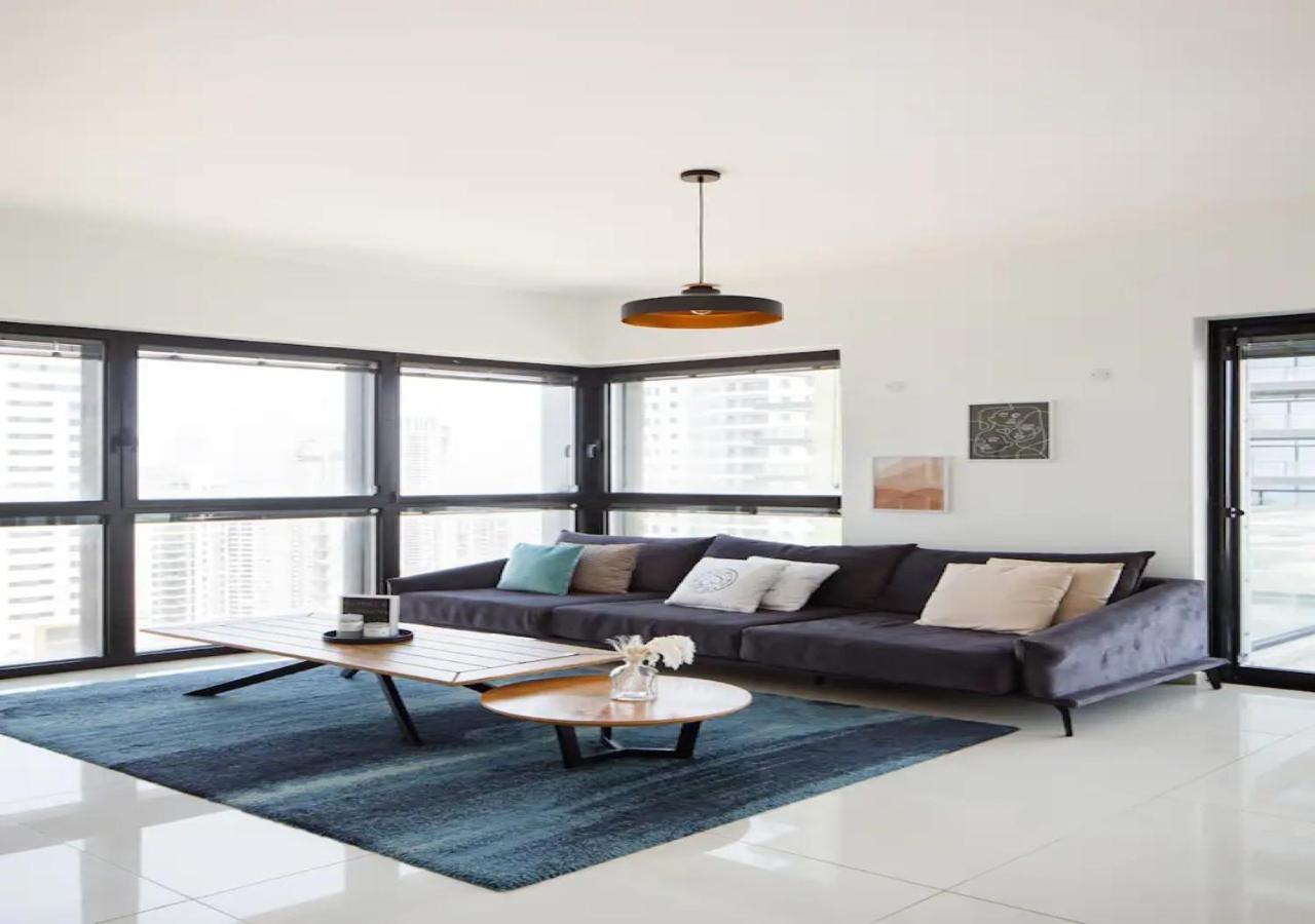 O&O Group- Special Apartment Sea View Luxury Tower Бат-Ям Экстерьер фото