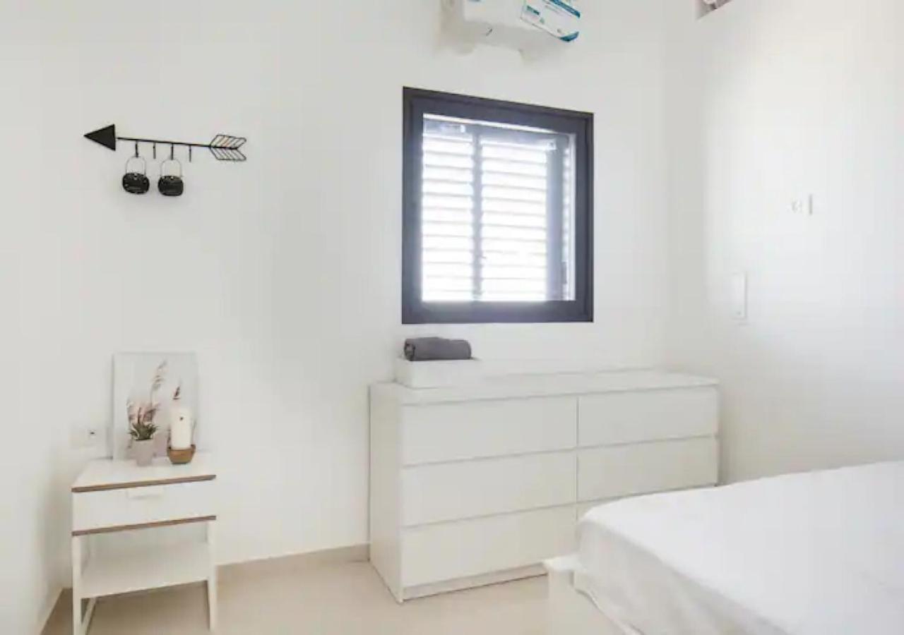 O&O Group- Special Apartment Sea View Luxury Tower Бат-Ям Экстерьер фото